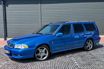 Rezerwacja !! V70R LASER BLUE 2,3t AWD 250KM 1 z 17 szt